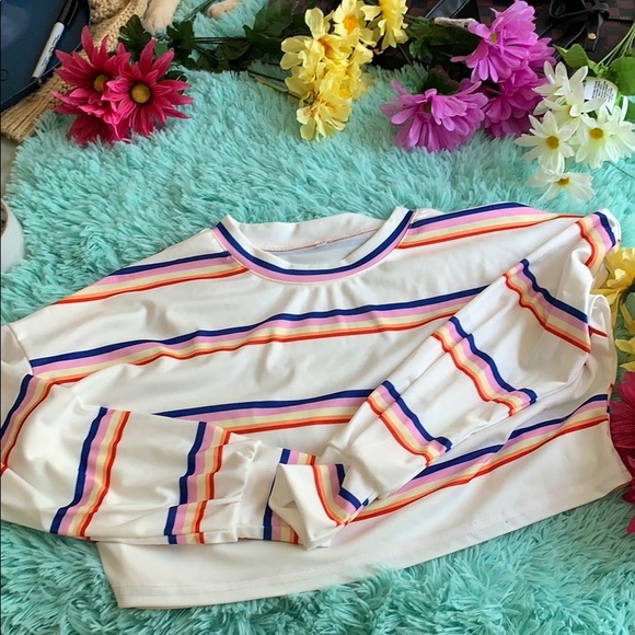 Tops - 7 for $20❗️Striped crop top Tops - 7 for $20❗️Striped crop top
